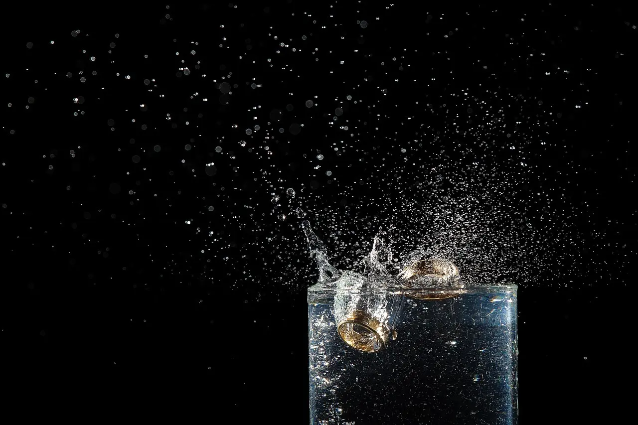11 personlige idéer til gravering af smykker til hende