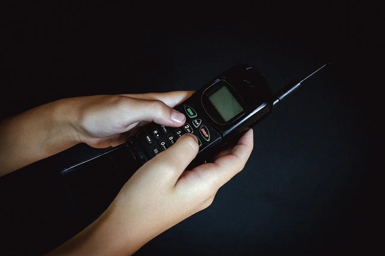 Er det sikkert at svare på telefonnummer 63 10 59 93?
