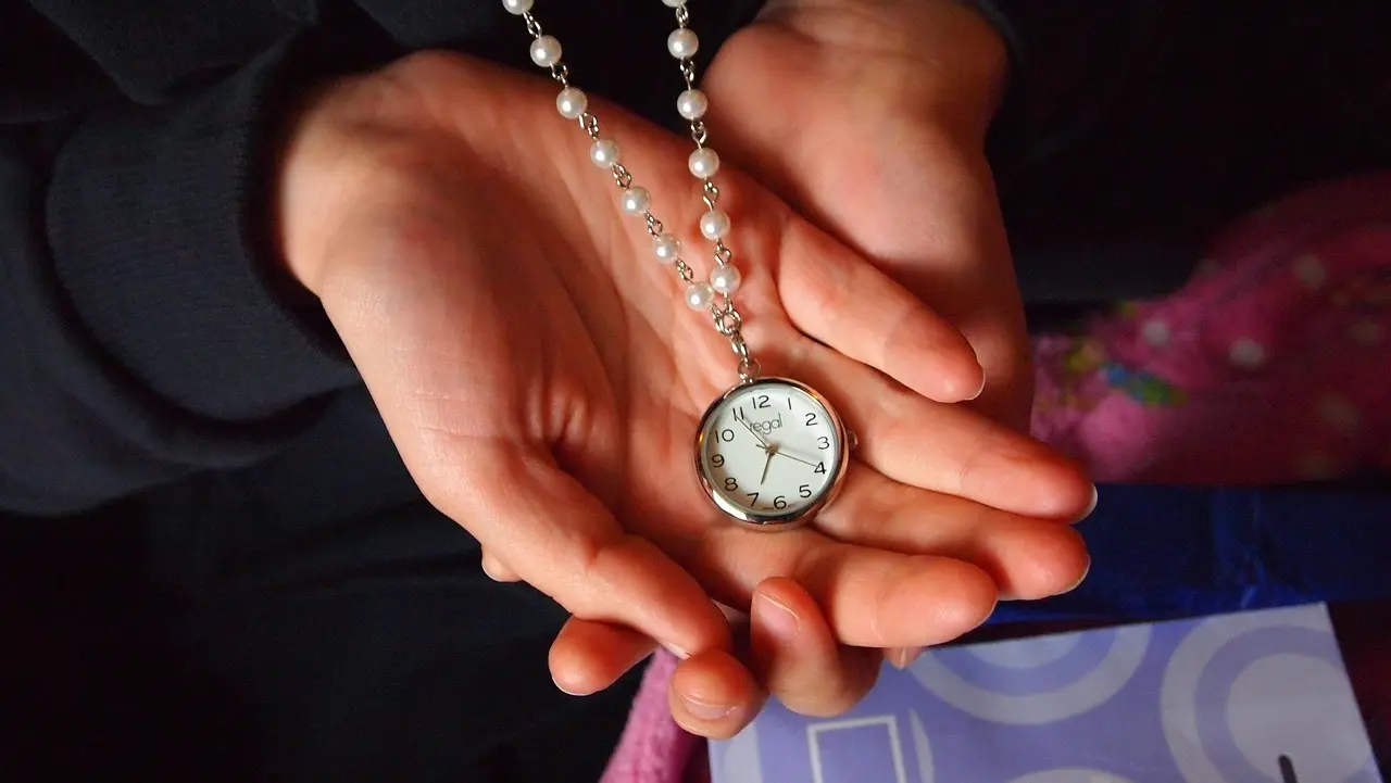 7 lag-på-lag-looks med halskæder til små vedhæng