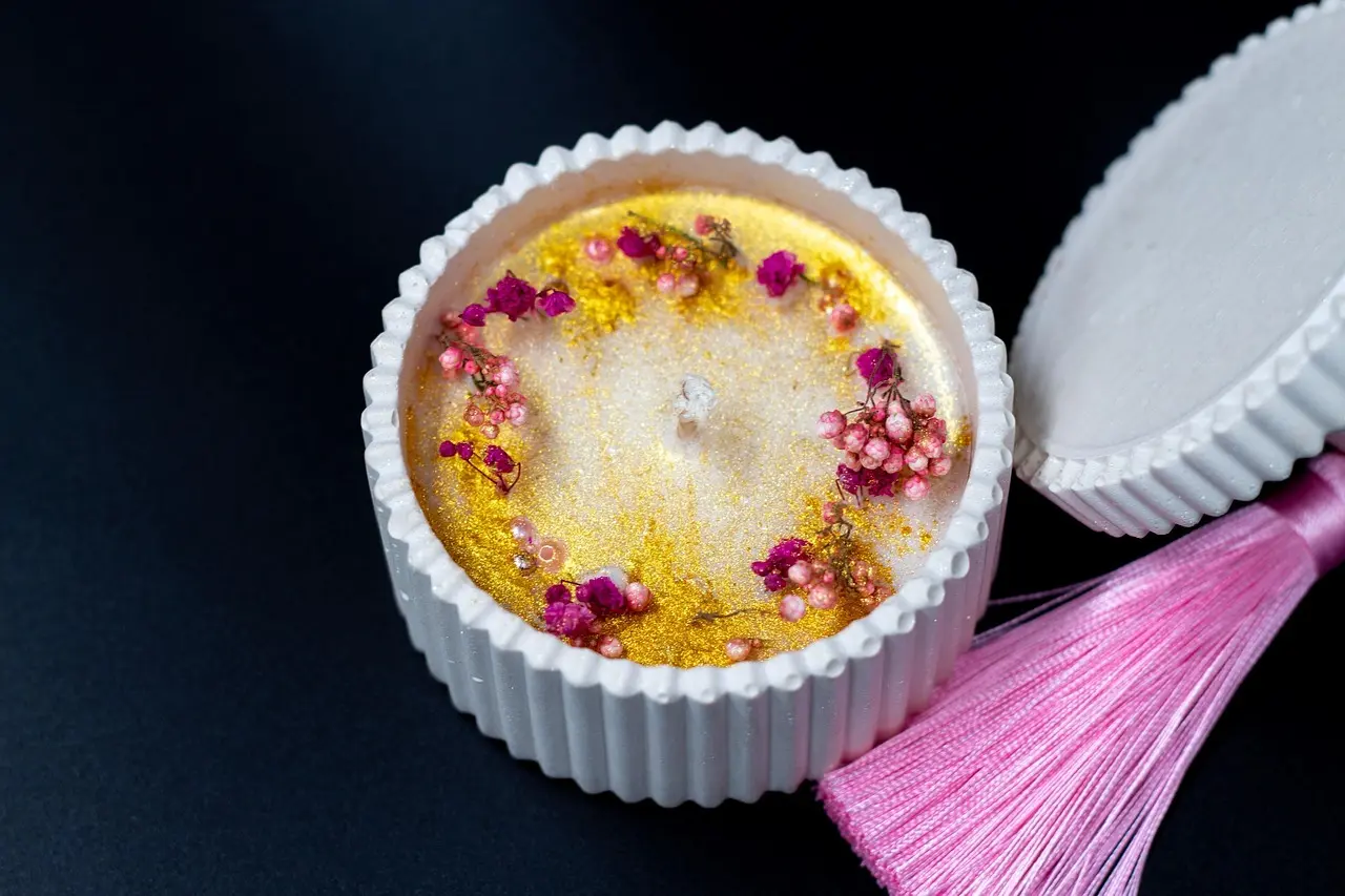 Sådan matcher du duftlys til hendes boligstil